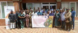 Au Bénin, le constat est amer : malgré la recommandation de l’Organisation mondiale de la Santé (OMS) d’une consommation quotidienne d’au moins 400g par jour, le Bénin reste largement en dessous de ce seuil. Un déficit alimentaire qui constitue un facteur de risque pour la santé des populations. Les professionnels des médias étant un grand acteur pour inciter les populations à consommer davantage les légumes, l’Université de Wageningen, en collaboration avec le projet CASCADE mis en œuvre par CARE Bénin-Togo et GAIN dans le cadre de la composante 2 du projet SAFEVEG, a donné une formation à l’intention des professionnels des médias.