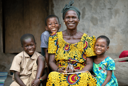 À l’issue d’une table ronde tenue à Abidjan le 15 mai 2025, la Côte d’Ivoire a réussi à mobiliser 187,5 milliards FCFA auprès de ses partenaires financiers pour soutenir son Plan national multisectoriel de nutrition 2024-2027. Ce montant dépasse de plus de 108 % les attentes initiales et marque une étape décisive dans la lutte contre la malnutrition.