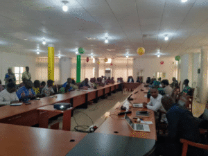 À la suite de la remise officielle du site à l’entreprise chargée de coordonner les activités du projet d’exploitation de 1 000 hectares pour la production d’ananas à Glo-Djigbé, une séance de travail s’est tenue ce mercredi 14 mai 2025 à la préfecture d’Allada.