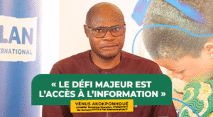 Les jeunes n’ont pas toujours accès à l’information nécessaire. Par ailleurs, la formation qu’ils reçoivent ne correspond souvent pas aux besoins réels du marché.