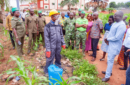 La FAO, en partenariat avec le Ministère togolais de l’Environnement, a initié une formation nationale sur la gestion durable des pesticides.