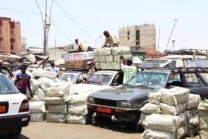 Le Bénin se classe 11ᵉ au niveau africain et 104ᵉ sur 158 pays dans le monde en matière de lutte contre le commerce illicite. C’est ce que révèle le dernier rapport de l’Alliance transnationale pour la lutte contre le commerce illicite (TRACIT), publié en mai 2025. Un positionnement qui témoigne à la fois des efforts entrepris par les autorités béninoises et des défis structurels encore à relever.