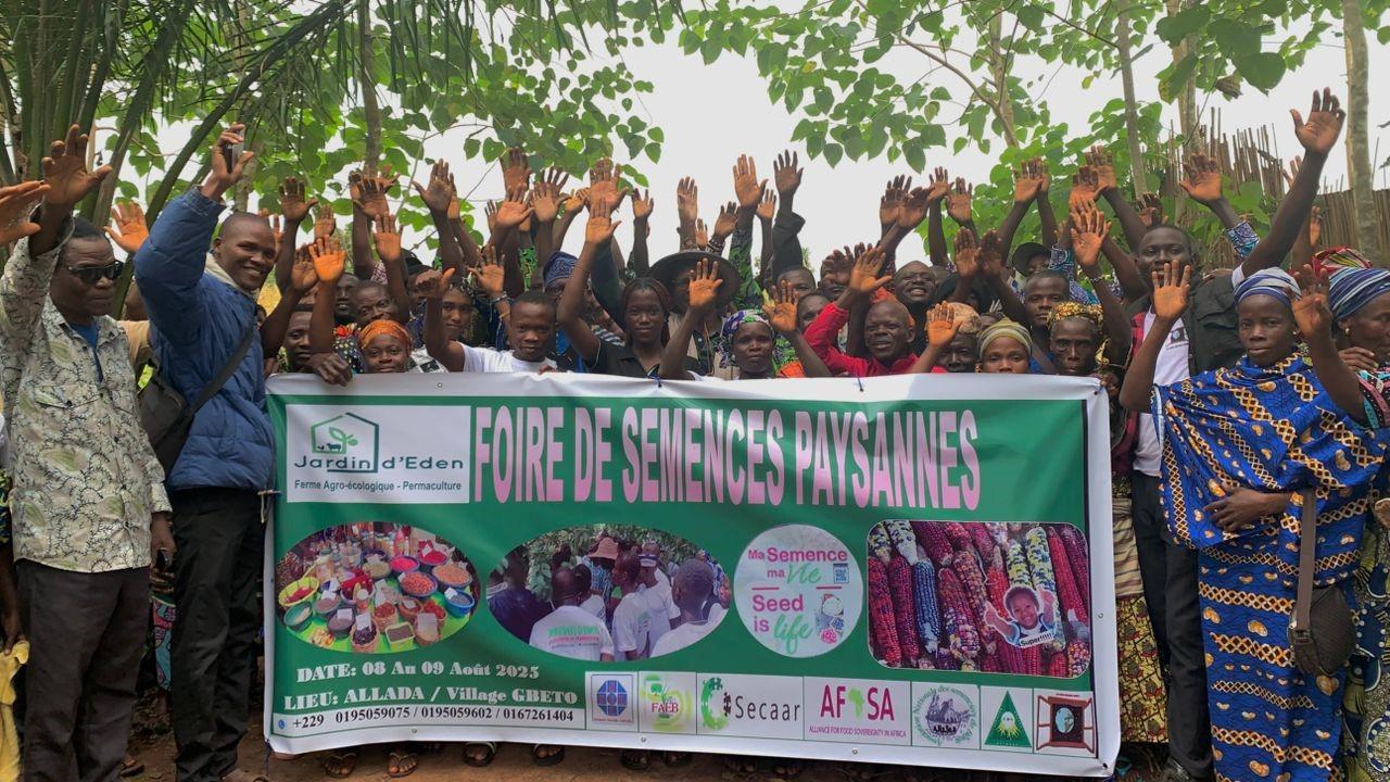 Le Jardin d’Éden et ses partenaires ont organisé, du 8 au 9 août 2025, dans le village de Gbeto, commune d’Allada, la Foire des semences paysannes.