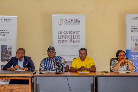 Le mardi 16 septembre 2025, la salle de conférence de l’arrondissement d’Agbado, dans la commune de Savalou, a abrité le lancement officiel des missions trimestrielles sur le terrain entre l’Agence de développement des petites et moyennes entreprises (Adpme) et les entrepreneurs locaux