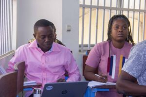 Le Plan Intégré Paysan (PIP), mis en œuvre par l’ONG Îles de Paix – antenne Bénin à travers ses partenaires Jura Afrique Bénin et ERAD ONG, est bien plus qu’une méthode agricole.