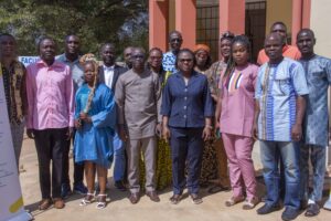 Le Plan Intégré Paysan (PIP), mis en œuvre par l’ONG Îles de Paix – antenne Bénin à travers ses partenaires Jura Afrique Bénin et ERAD ONG, est bien plus qu’une méthode agricole.