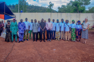 Le Plan Intégré Paysan (PIP), mis en œuvre par l’ONG Îles de Paix – antenne Bénin à travers ses partenaires Jura Afrique Bénin et ERAD ONG, est bien plus qu’une méthode agricole.