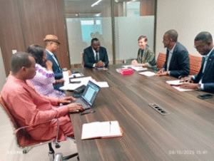 Ce mercredi 8 octobre 2025, Gabriella Spirli, nouvelle cheffe de la Coopération internationale de la Suisse au Bénin, a été reçue en audience par le ministre de l’Agriculture, de l’Élevage et de la Pêche (MAEP), Gaston Dossouhoui. Une première rencontre qui a permis d’aborder plusieurs sujets relatifs au secteur agricole au Bénin.