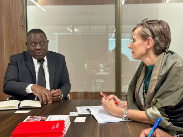 Ce mercredi 8 octobre 2025, Gabriella Spirli, nouvelle cheffe de la Coopération internationale de la Suisse au Bénin, a été reçue en audience par le ministre de l’Agriculture, de l’Élevage et de la Pêche (MAEP), Gaston Dossouhoui. Une première rencontre qui a permis d’aborder plusieurs sujets relatifs au secteur agricole au Bénin.