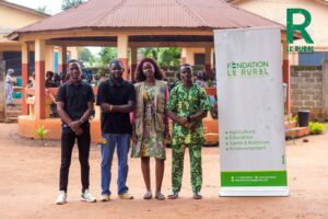 Le mercredi 15 octobre 2025, à Tchaada dans la commune d’Ifangni, le groupe de presse LE RURAL et l’ONG Aide et Solidarité ont organisé une séance de sensibilisation sur le cancer du sein