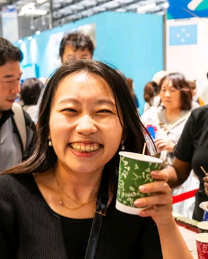 Du 29 septembre au 4 octobre 2025, Bénin Tourisme et l’Agence de Promotion des Investissements et des Exportations (APIEx) ont organisé au Pavillon du Bénin, à l’Exposition Universelle Osaka 2025, une semaine de dégustation de l’ananas Pain de Sucre. L’objectif était de faire découvrir au public asiatique ce fruit emblématique du Bénin et de valoriser le savoir-faire agricole national sur la scène mondiale.