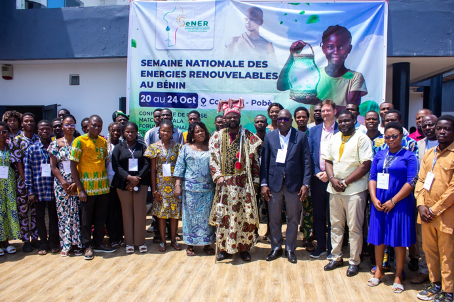 La première édition de la Semaine nationale des Énergies Renouvelables (SeNER 2025) a été organisée à Cotonou du 20 au 24 octobre 2025 par le RODER-Bénin et ses partenaires.