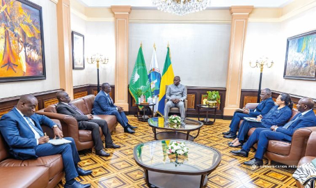 Le 19 novembre 2025 à Libreville, le Président gabonais Brice Clotaire Oligui Nguema a reçu le Ministre ivoirien de l’Agriculture, Kobenan Kouassi Adjoumani, en marge de la première édition du Forum d’Affaires Côte d’Ivoire-Gabon (FACIGA)