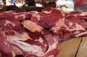 Les marchés mondiaux de la viande ont continué d’évoluer sous l’effet combiné d’une demande internationale soutenue, de conditions d’élevage variables selon les régions et de tensions persistantes dans les échanges commerciaux. Au Bénin, le Bulletin SIM-Bétail de la CT-SAGSA révèle une situation plus contrastée.