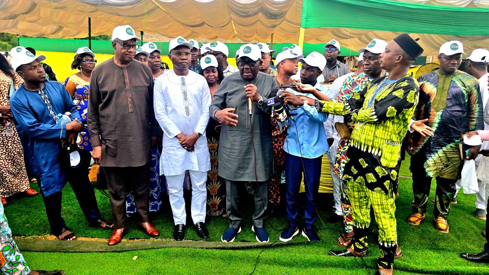 La Plateforme Nationale des Acteurs du Monde Agricole et Amis pour RoW a initié une conférence itinérante des acteurs du monde agricole.