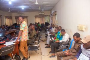 Les principaux acteurs du secteur agricole du Pôle de Développement Agricole Zou–Couffo (Pôle 5) se sont réunis le jeudi 11 décembre 2025 à la Direction Départementale de l’Agriculture, de l’Élevage et de la Pêche (DDAEP) du Couffo, à l’occasion de la deuxième revue conjointe de performance du secteur agricole.