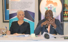 À Abidjan, l’ANADER a présenté, le 17 février 2026, ses priorités pour la période 2026-2030. Portée par son directeur général, Sidiki Cissé, cette nouvelle feuille de route vise une agriculture plus moderne, résiliente et orientée vers la souveraineté alimentaire, afin d’améliorer la productivité, renforcer l’encadrement des producteurs et soutenir durablement le développement rural.