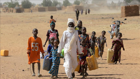L’Afrique de l’Ouest et le Sahel risquent de payer le prix fort des conflits, des chocs climatiques, de la hausse des prix des denrées alimentaires et de la baisse des financements humanitaires, qui fragilisent gravement les moyens de subsistance des populations les plus vulnérables. C’est ce que révèlent les analyses menées dans 15 pays, selon la FAO.