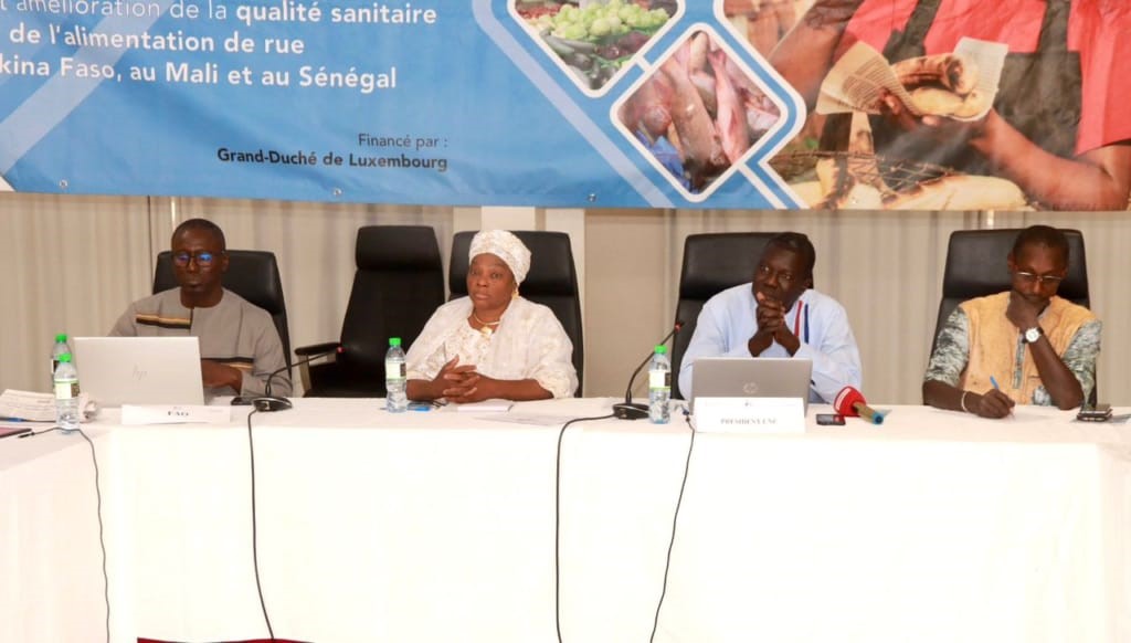 Des experts du Burkina Faso, du Mali et du Sénégal réunis à Dakar pour renforcer la sécurité alimentaire en Afrique de l'Ouest via le réseau INFOSAN.