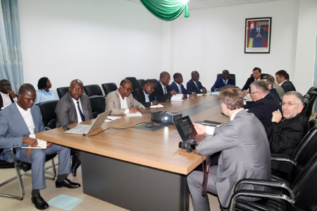 Le Togo et la Biélorussie projettent un partenariat stratégique visant à moderniser le secteur agricole et à renforcer la transformation agro-industrielle grâce à l’apport d’équipements industriels. Les premières démarches préparatoires à cette initiative se sont déroulées le 2 mars 2026.