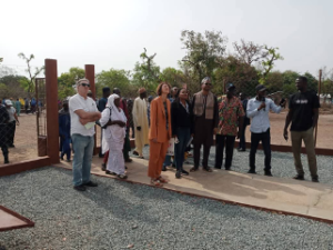 Dans le cadre de la mise en œuvre du projet de Cohésion sociale des Régions Nord du Golfe de Guinée (COSO), une délégation de la Banque mondiale a effectué une mission de suivi du Plan d’action de l’Allocation pour la Prévention et la Résilience (PRA) au Bénin. Cette initiative vise à renforcer la cohésion sociale et à soutenir les communautés exposées aux risques d’instabilité dans les zones septentrionales du pays.