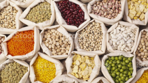 Le Burkina Faso a instauré des prix planchers pour plusieurs produits agricoles et halieutiques. Une mesure destinée à protéger les producteurs, encadrer les transactions et garantir des échanges plus équitables sur l’ensemble du territoire national.